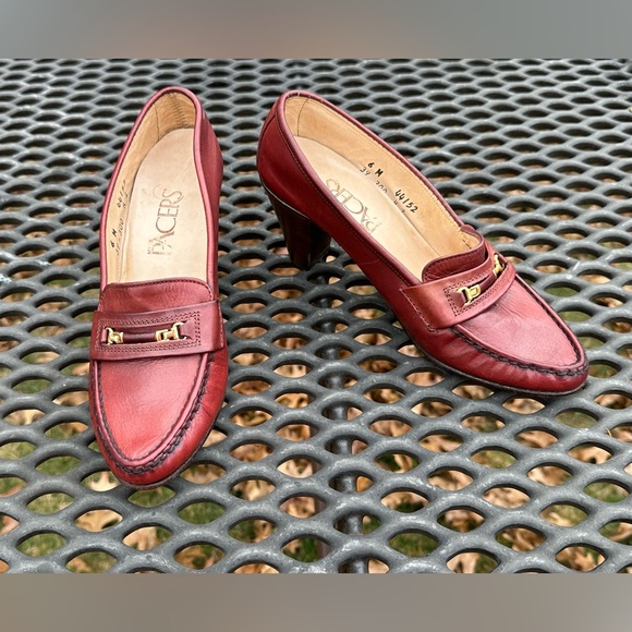Vintage MAINE PACERS LEATHER LOAFER PUMPS Size 6M (Fits Like 5.5) Made in USA - Picture 1 of 10